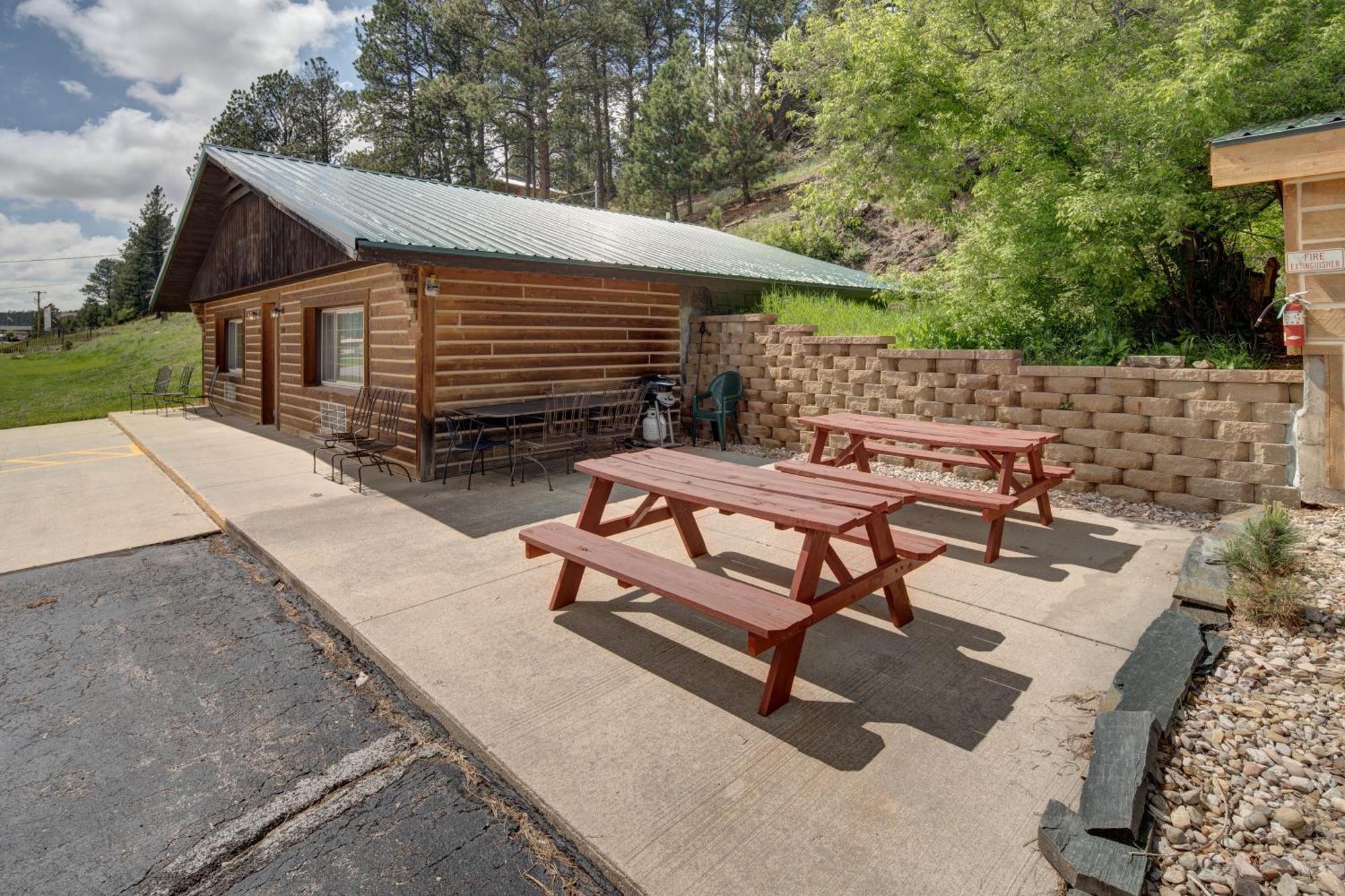 קאסטר Rock Crest Lodge & Cabins מראה חיצוני תמונה