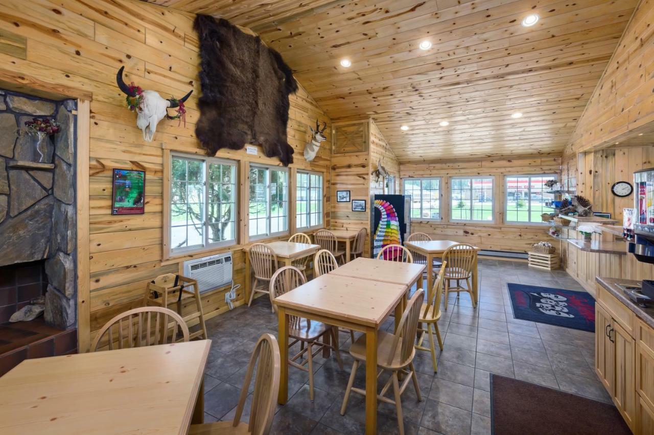 קאסטר Rock Crest Lodge & Cabins מראה חיצוני תמונה