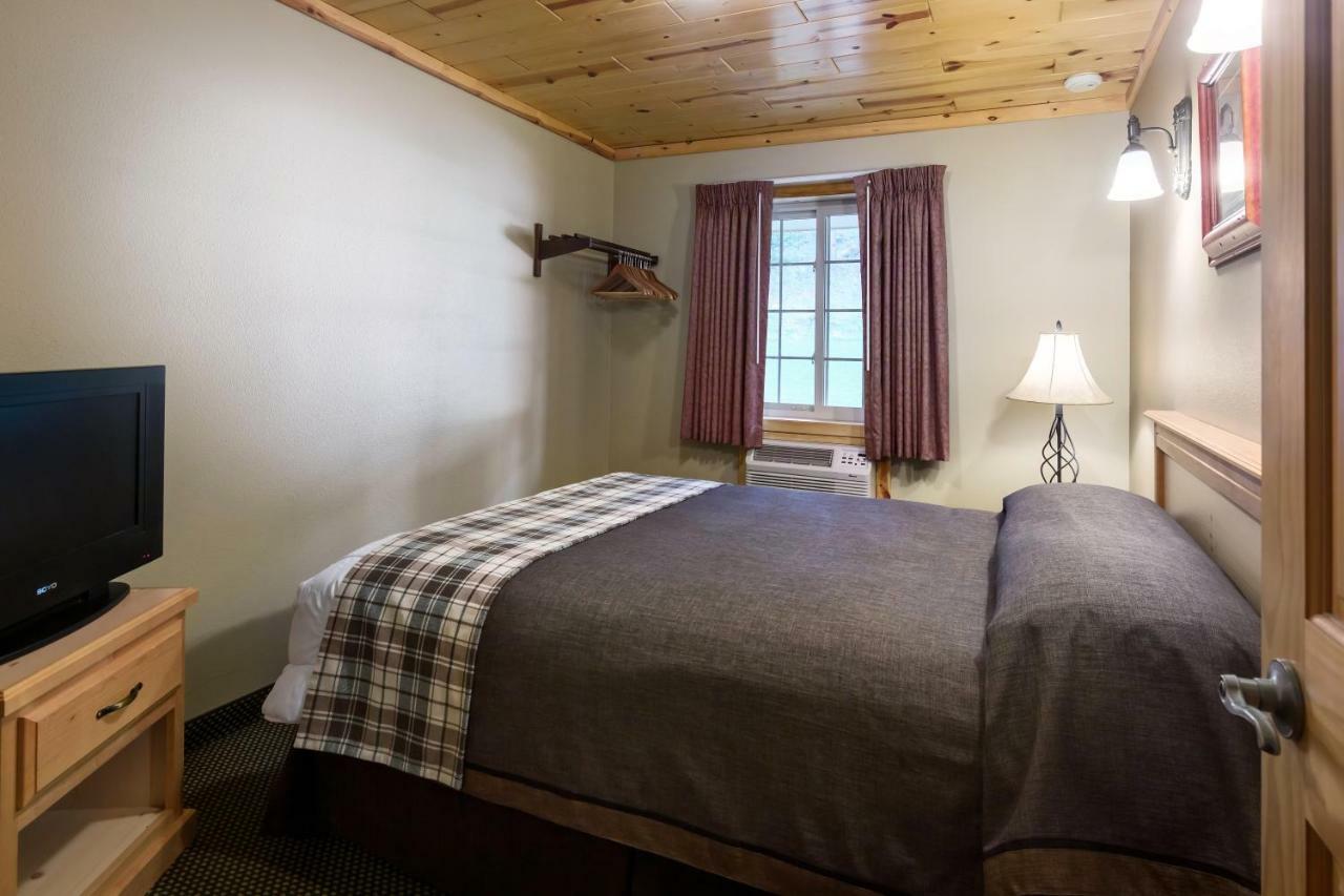 קאסטר Rock Crest Lodge & Cabins מראה חיצוני תמונה