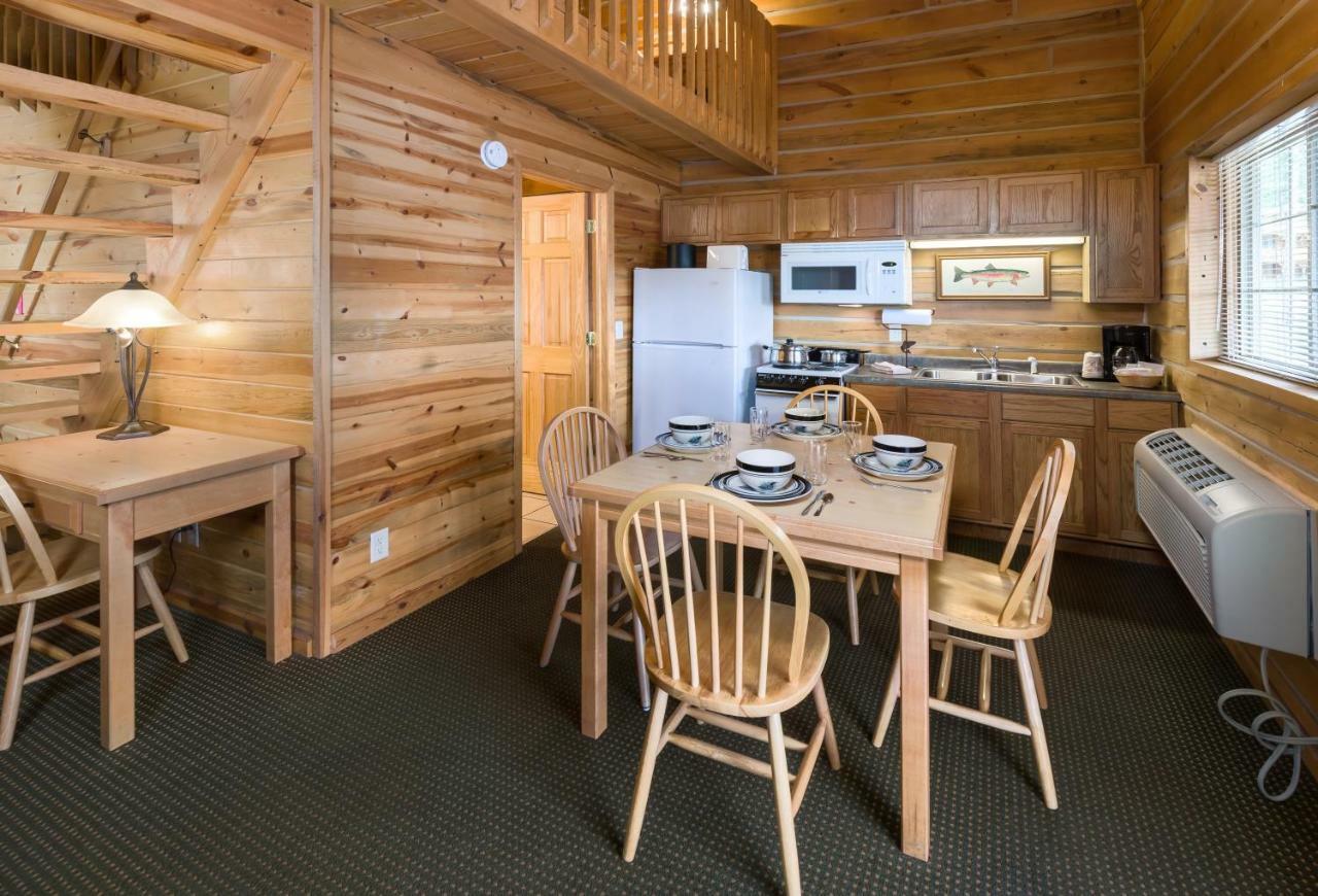 קאסטר Rock Crest Lodge & Cabins מראה חיצוני תמונה