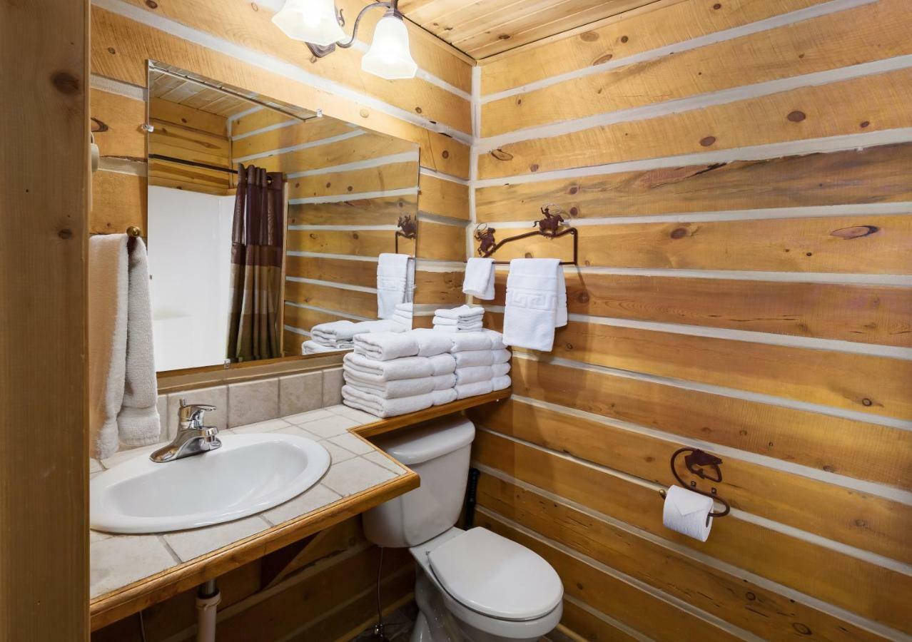 קאסטר Rock Crest Lodge & Cabins מראה חיצוני תמונה